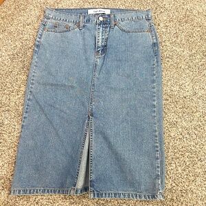 GAP Jean skirt slit front Size 8 Midi length